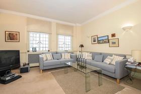 2 bedroom Flat for s...